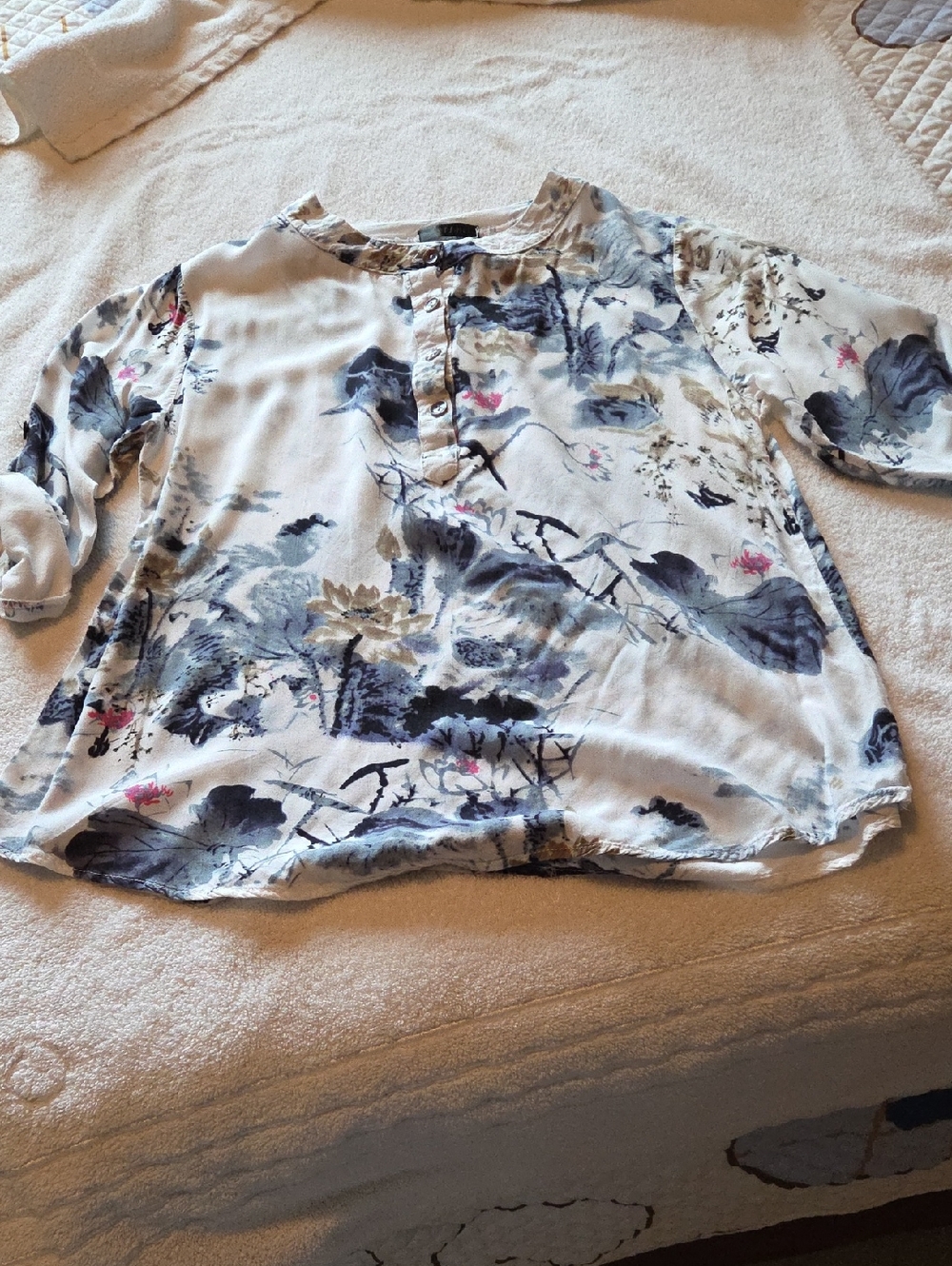 Women's Floral Print Button Henley Top - White & Blue